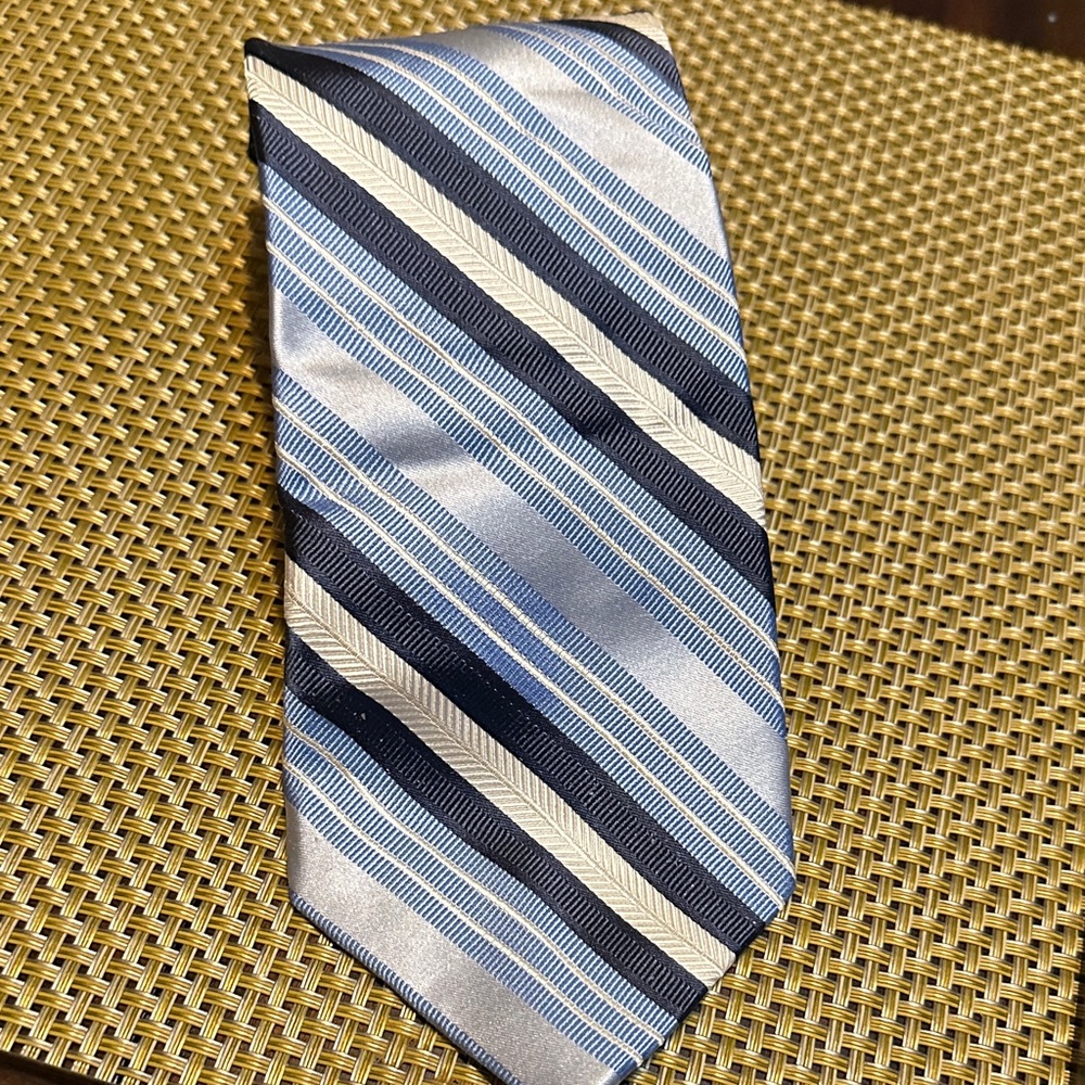 Chaps Blue and Silver Striped Tie